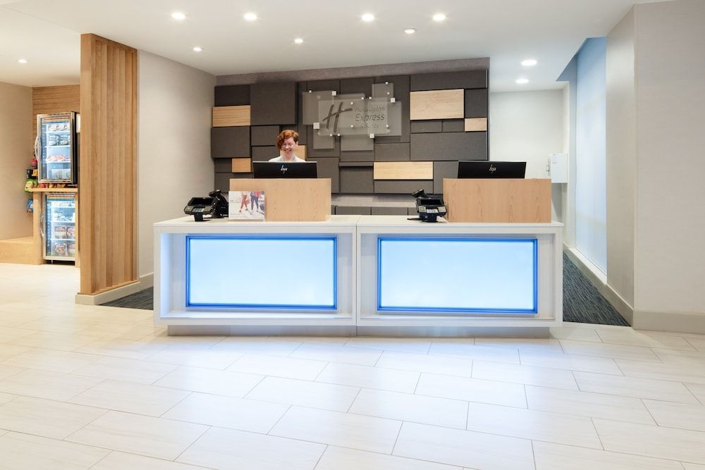 Holiday Inn Express & Suites Murrieta by IHG 2