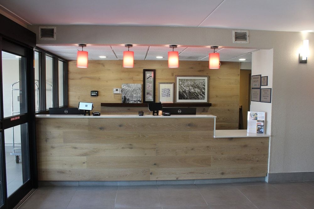 Country Inn & Suites By Radisson, Dunbar - Charleston 3