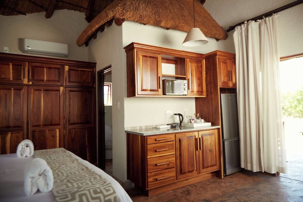 Mopane Bush Lodge 3