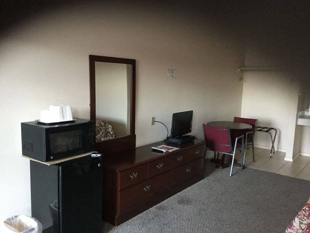 Americana Inn 3