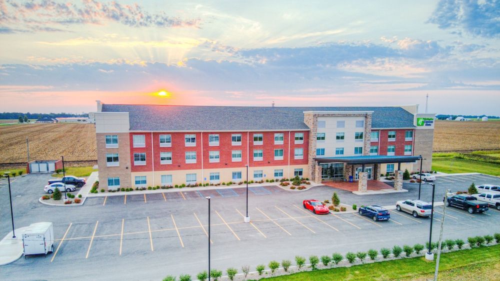 Holiday Inn Express & Suites Remington by IHG 3 estrellas en Remington