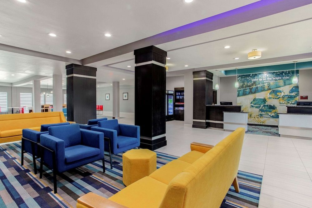 La Quinta Inn & Suites by Wyndham Northlake Fort Worth 2
