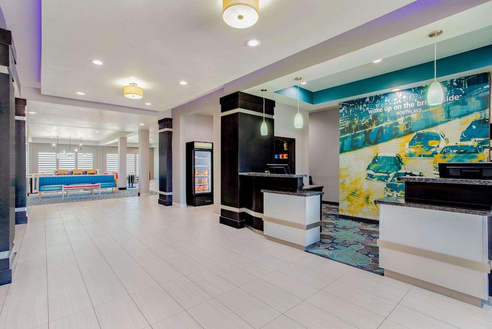 La Quinta Inn & Suites by Wyndham Northlake Fort Worth 3