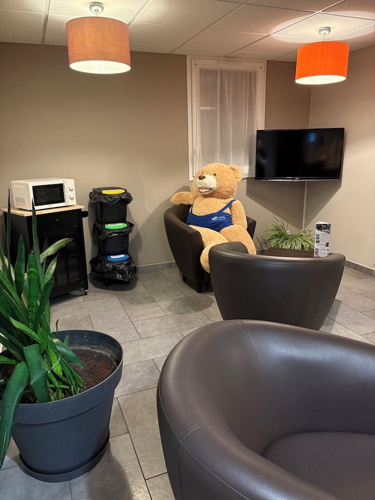 Brit Hotel Confort Villeneuve Sur Lot 3