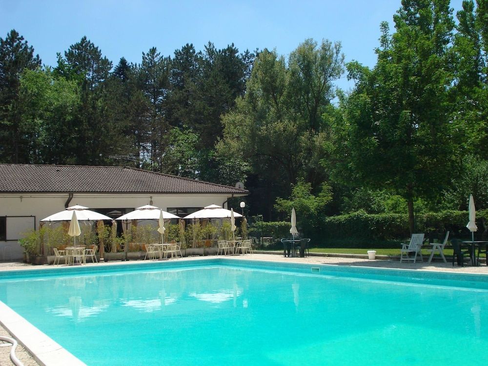 Camping Rio Verde -1 estrelas em Costacciaro