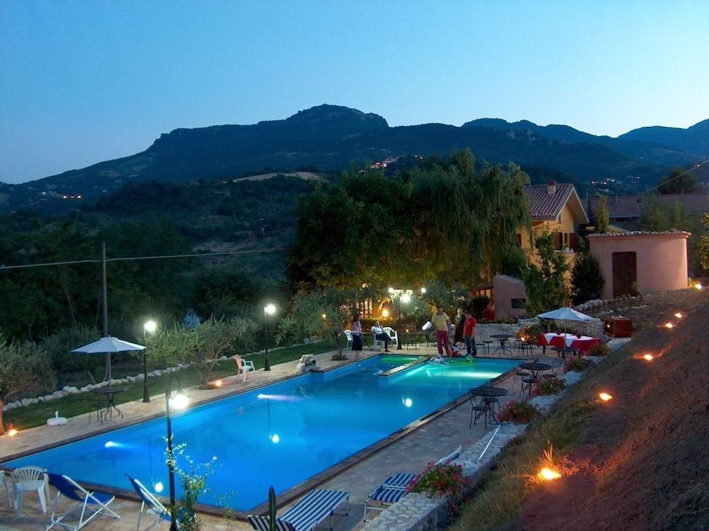 Agriturismo La Solagna -1 estrelas em Montebello di Bertona