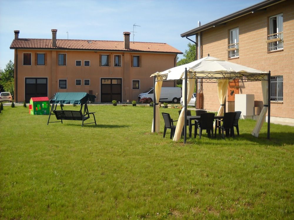 Agriturismo Campi di Grano -1 estrellas en Roncade