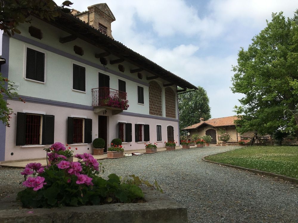 Cascina Il Bricco -1 estrelas em Nizza Monferrato