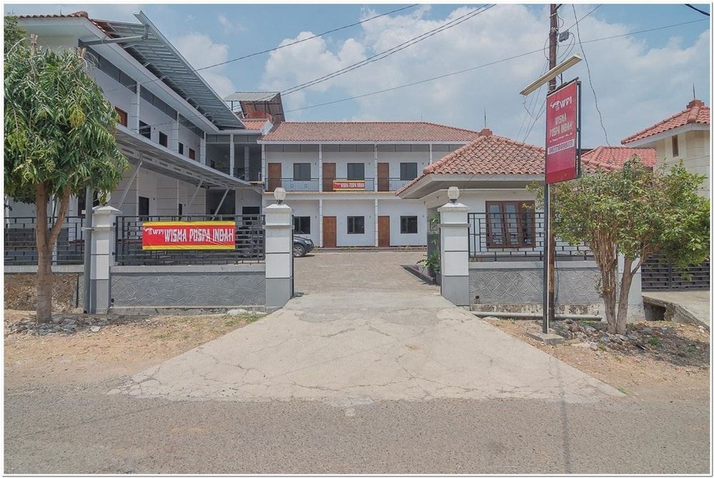 RedDoorz Plus near RSUD Majalengka -1 estrellas en Majalengka