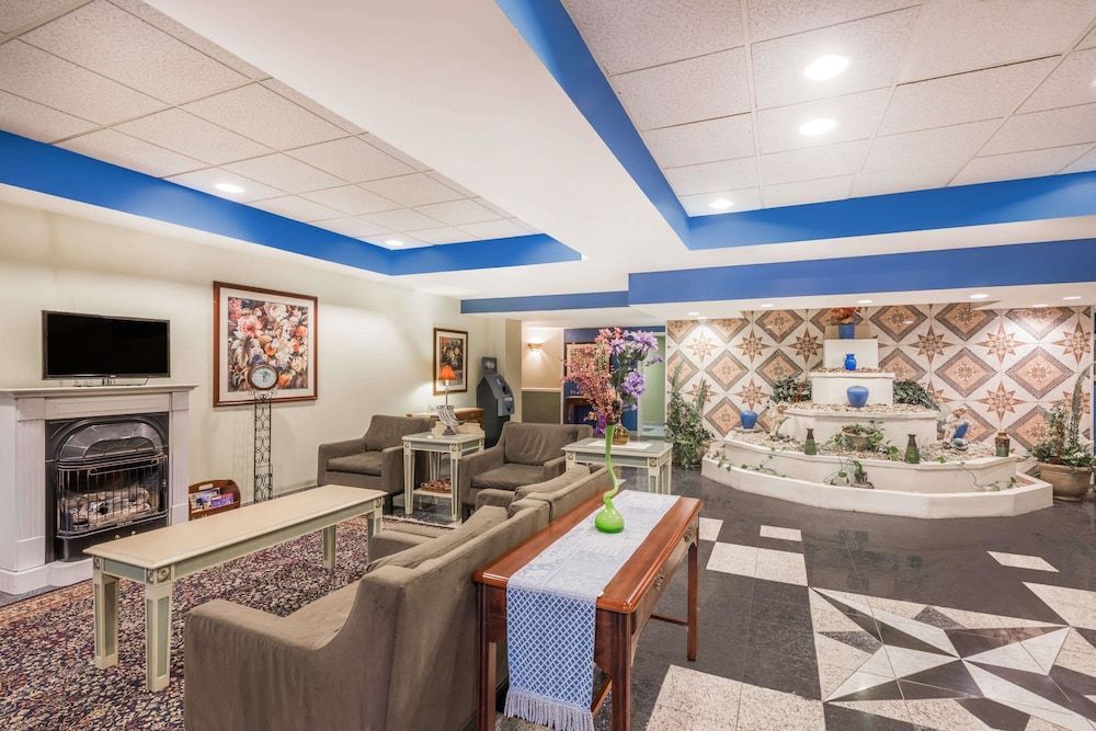 Aderi Hotel Niantic 3