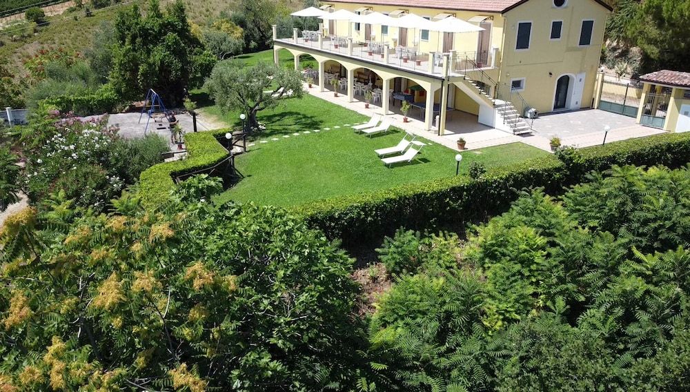 AGRITURISMO MONTEMAGGIO -1 estrellas en Lapedona