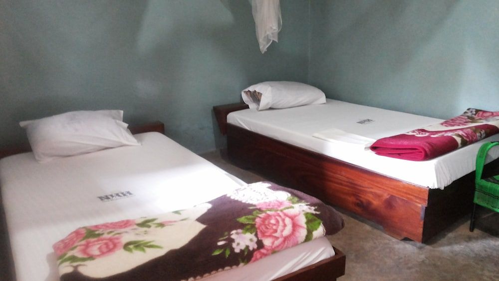 New Highway Hotel 3
