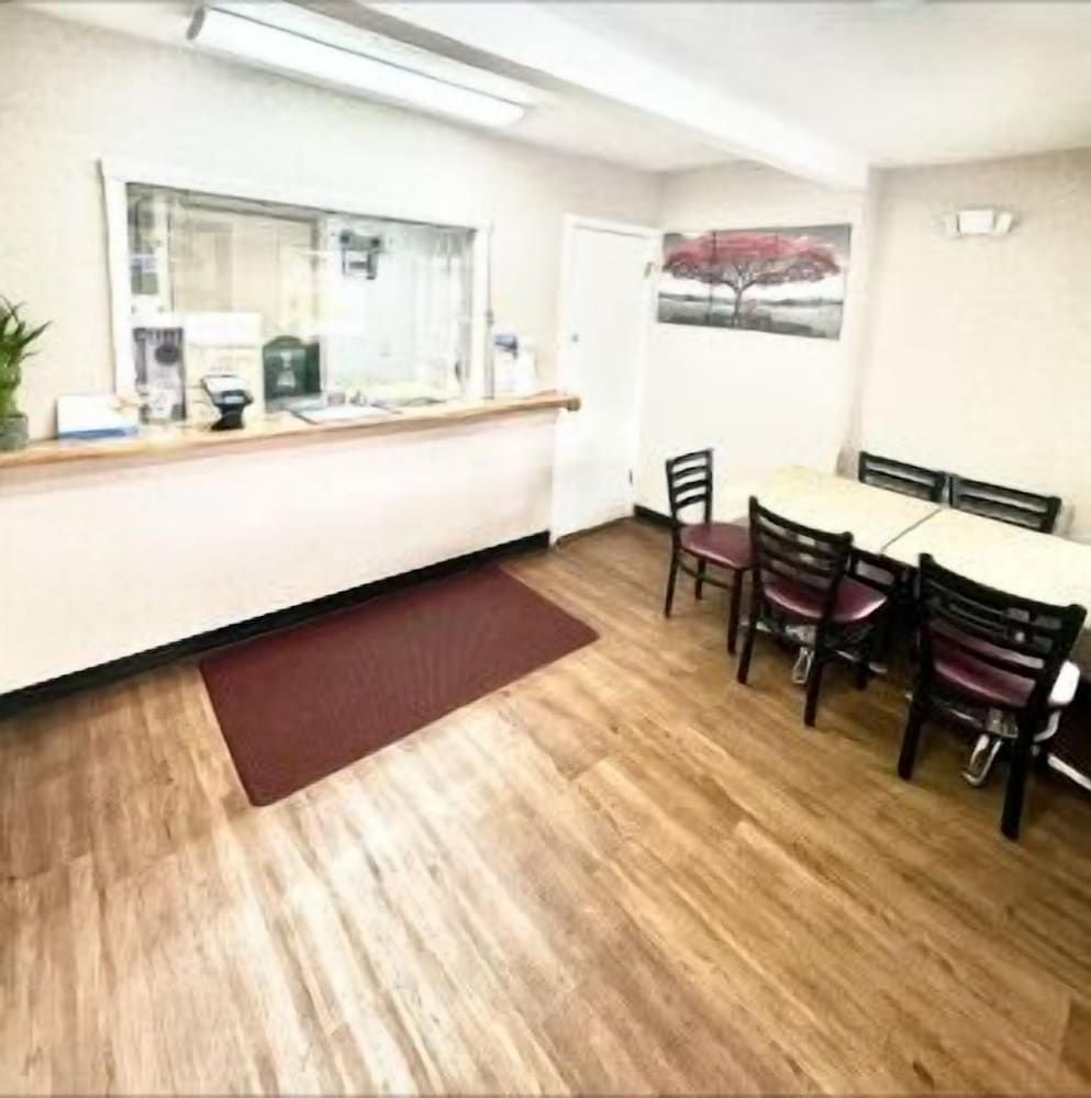Rodeway Inn Goodlettsville South 2