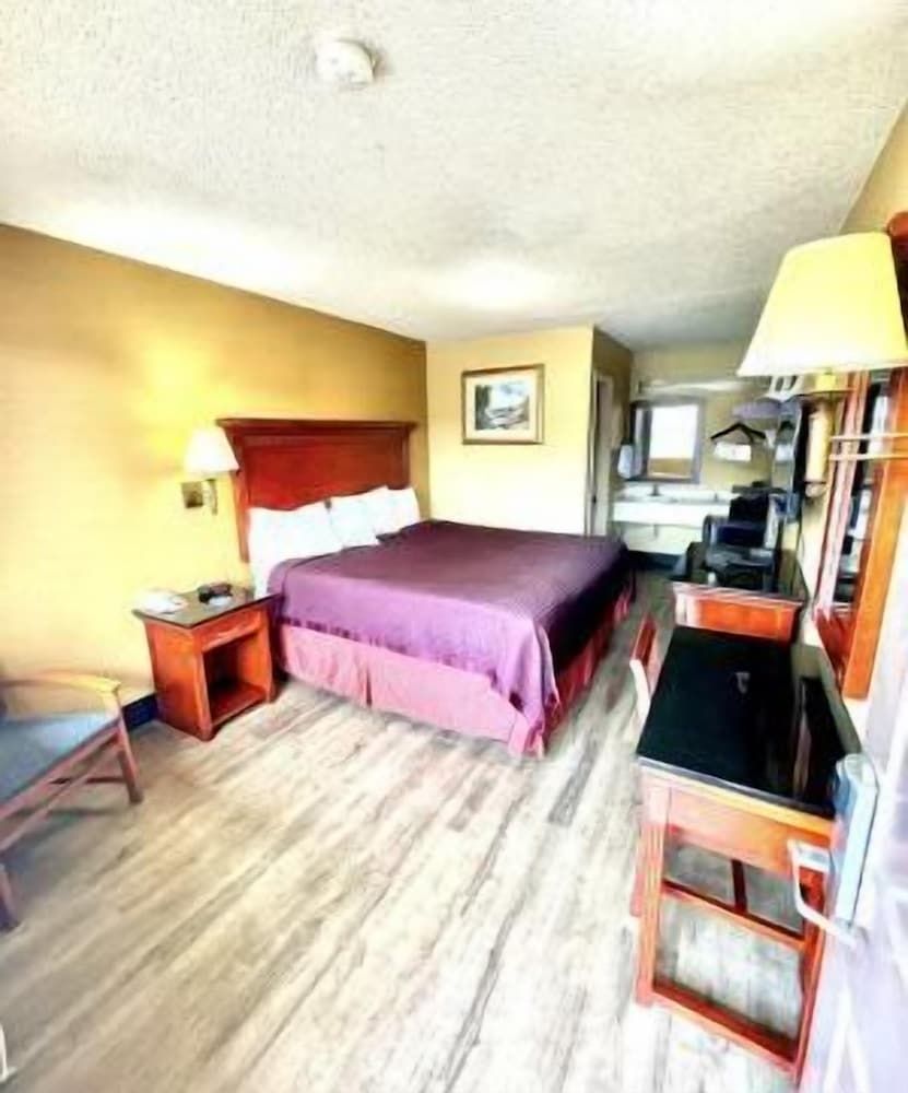Rodeway Inn Goodlettsville South 3