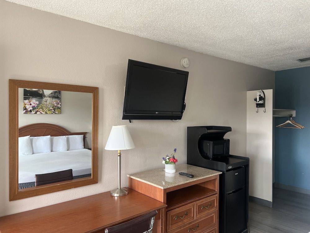Days Inn by Wyndham Chico 3