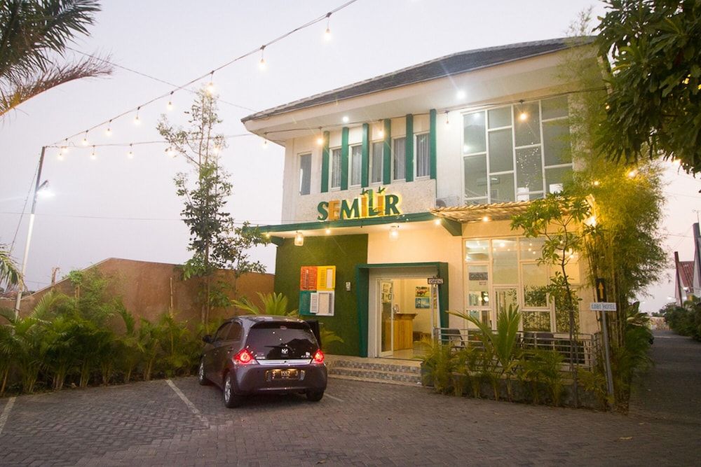 RedDoorz Plus Syariah near Alun Alun Sampang 3 estrellas en Sampang
