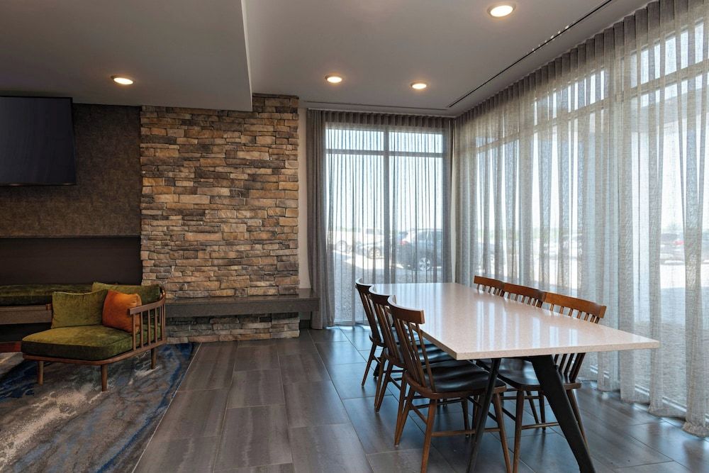 Fairfield Inn & Suites by Marriott Lincoln Crete 3