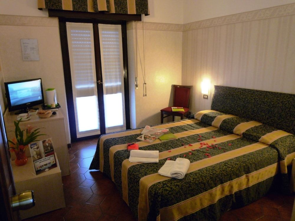 Hotel Montecarlo 3