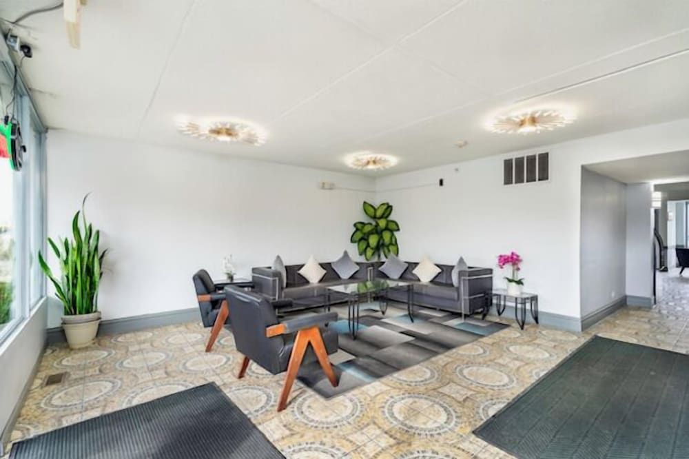 Baymont by Wyndham Addison 3