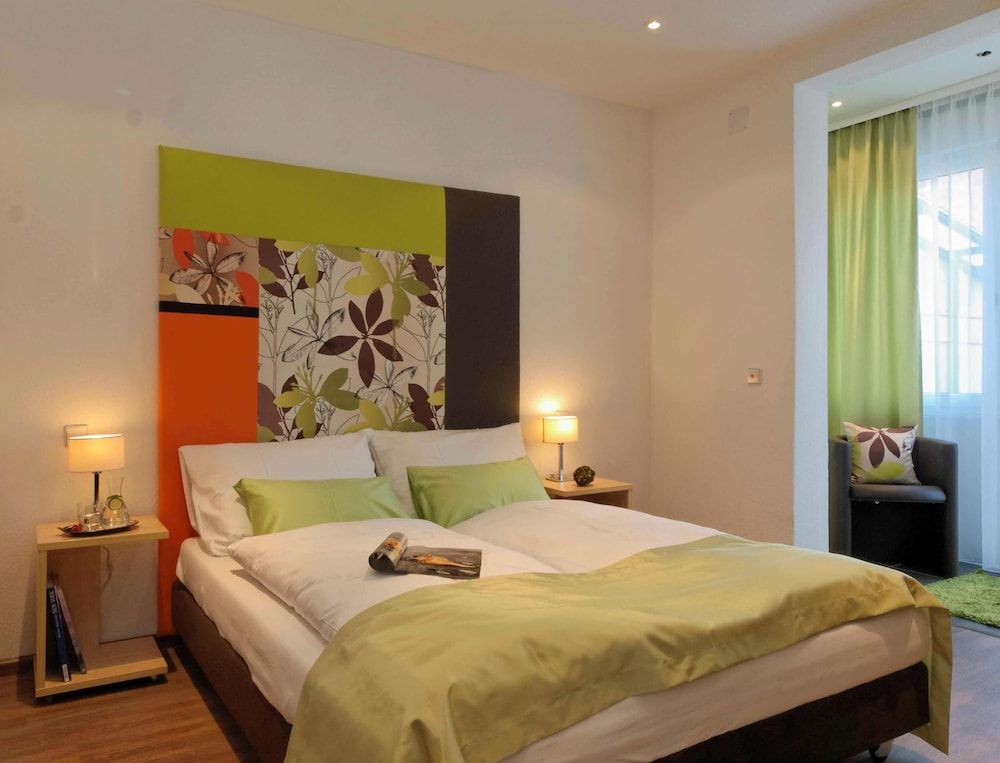 Schlotzeria Hotel I Cafe I Eis 3