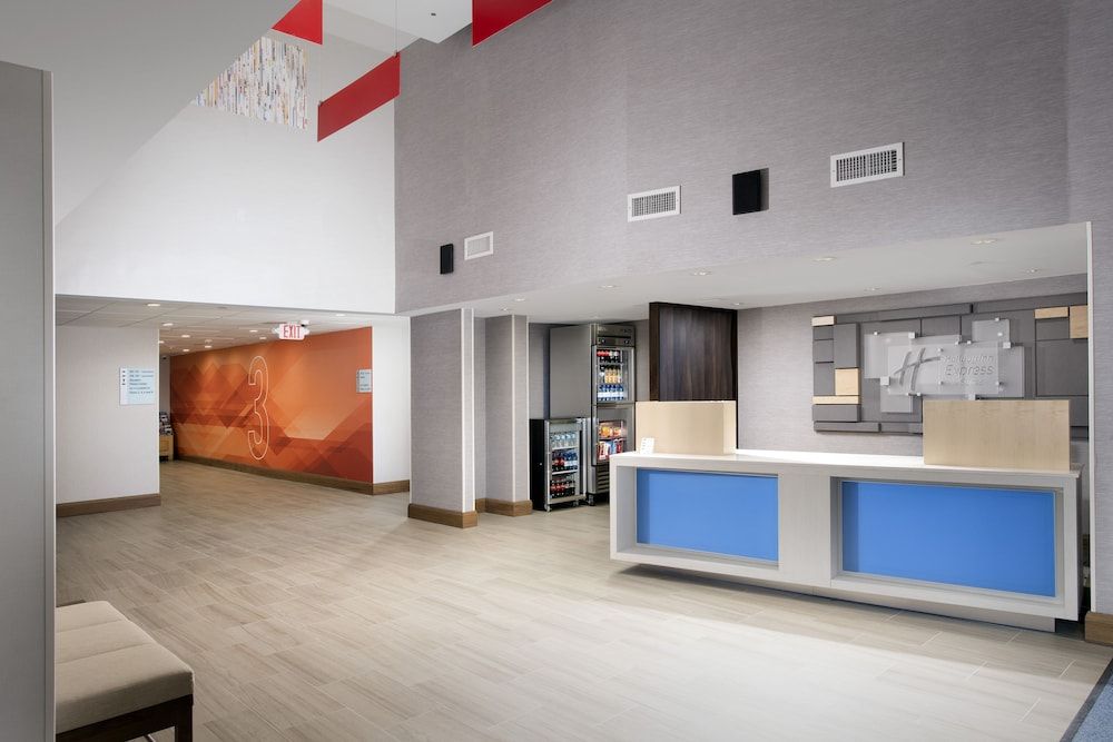 Holiday Inn Express & Suites College Park-University Area by IHG 2