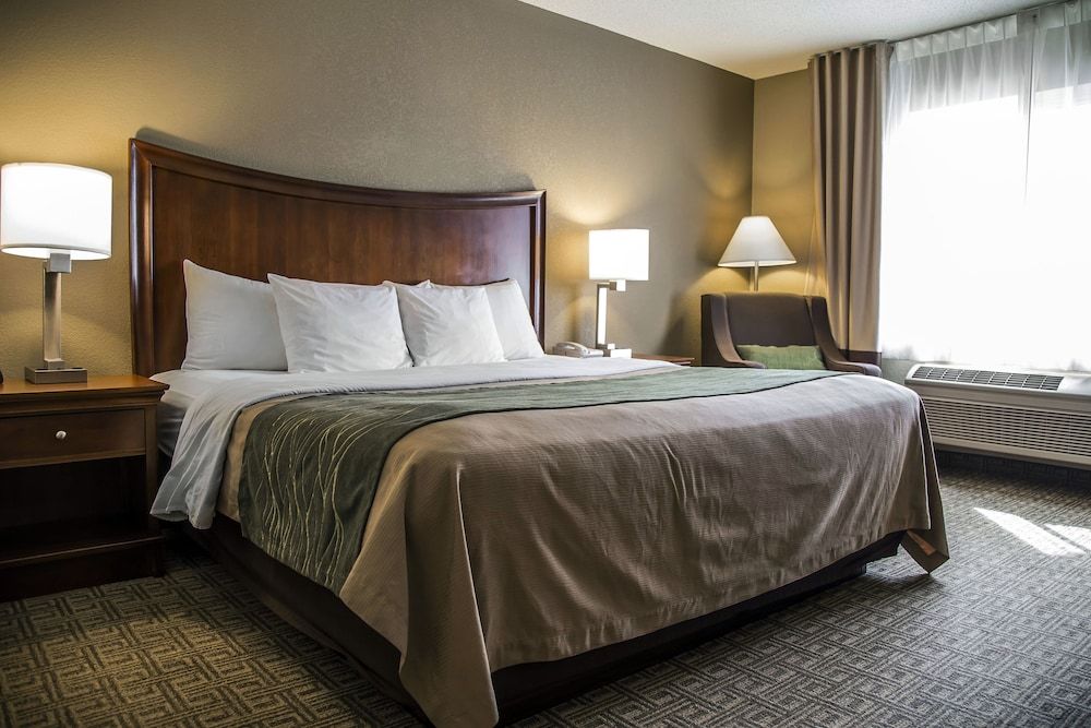 Quality Inn & Suites Bradford 3