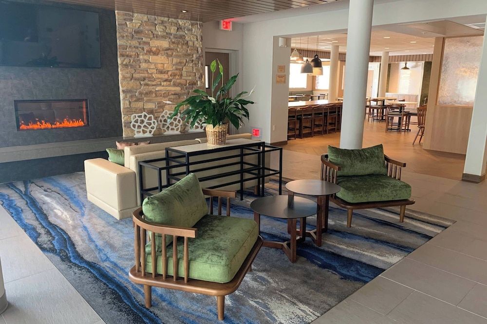 Fairfield Inn & Suites by Marriott Whitewater 2