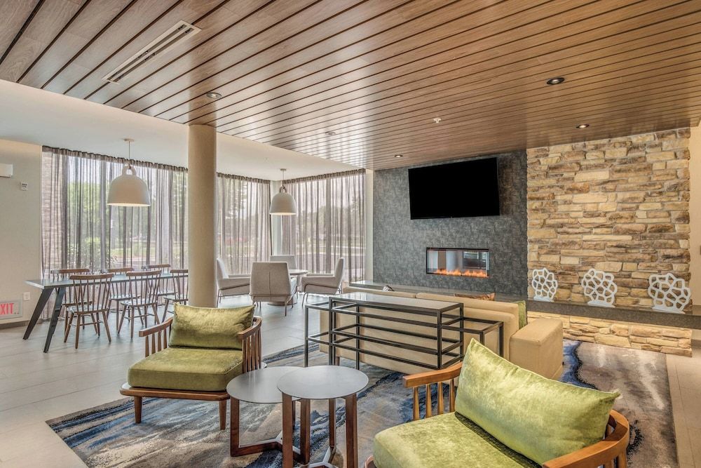 Fairfield Inn & Suites by Marriott Whitewater 3