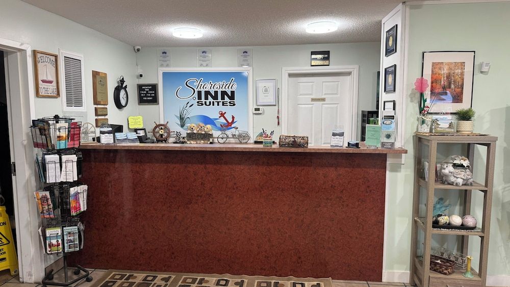 Shoreside Inn & Suites 2