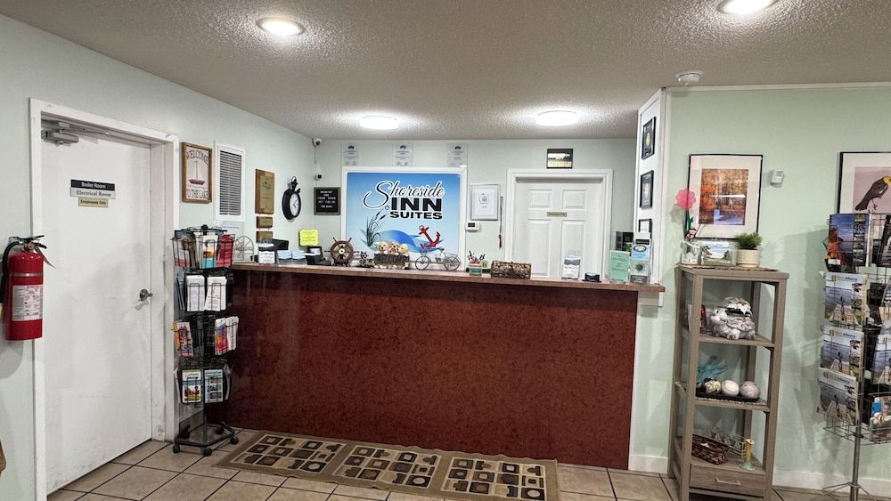 Shoreside Inn & Suites 3