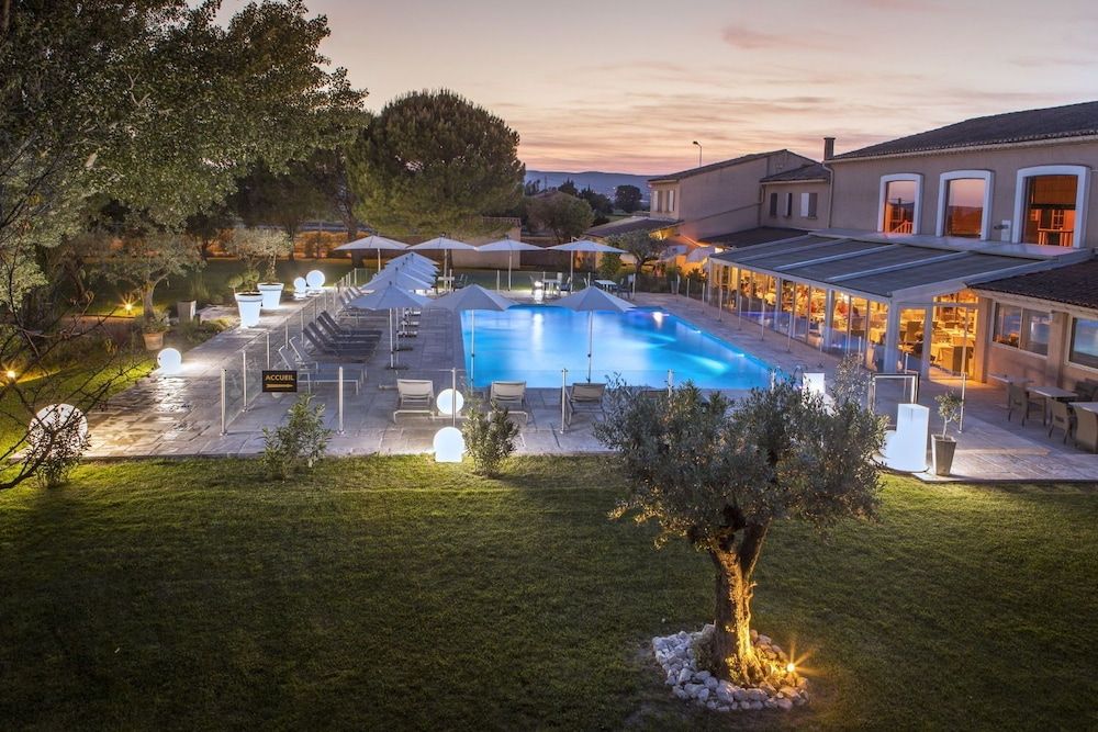 Hotel Restaurant Le Domaine des Oliviers 3 estrelas em Pierrelatte