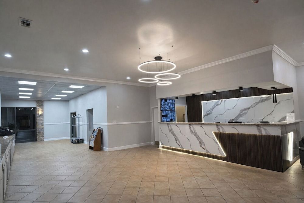 Express Inn & Suites 3