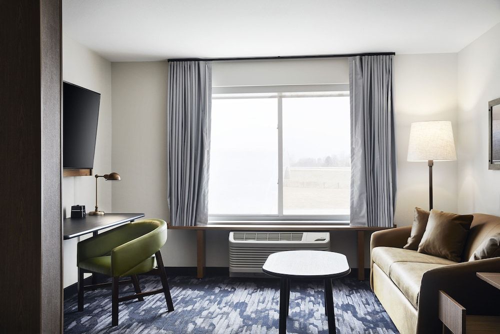 Fairfield Inn & Suites by Marriott Sheboygan 3