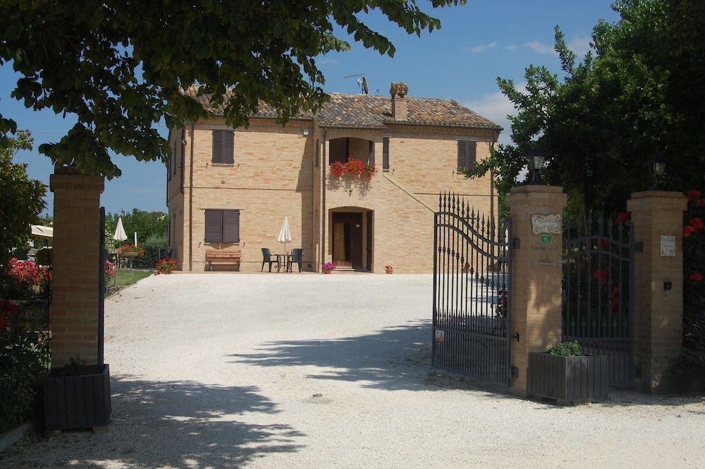 Il Giardino degli Ulivi -1 estrellas en Canneto