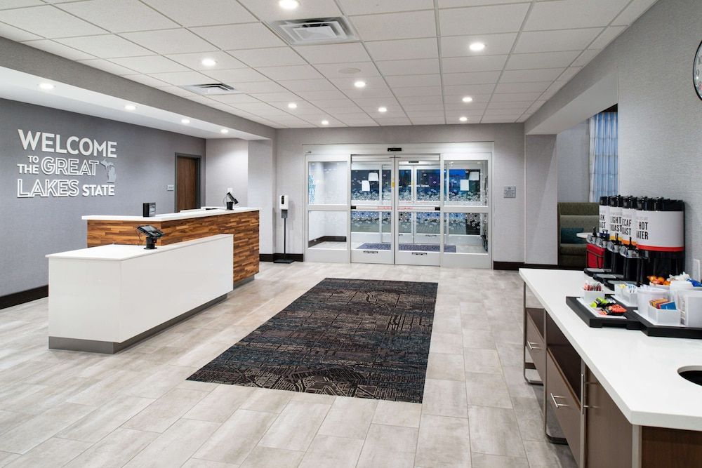 Hampton Inn & Suites Adrian 3