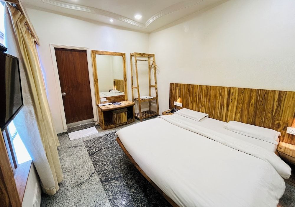 Hotel Shripad Continental 2