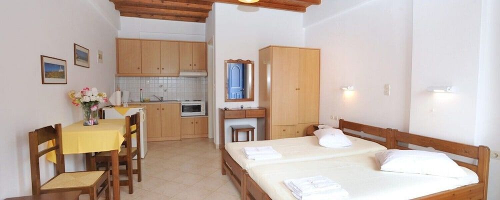 Nostos Beachfront Apartments & Studios 2