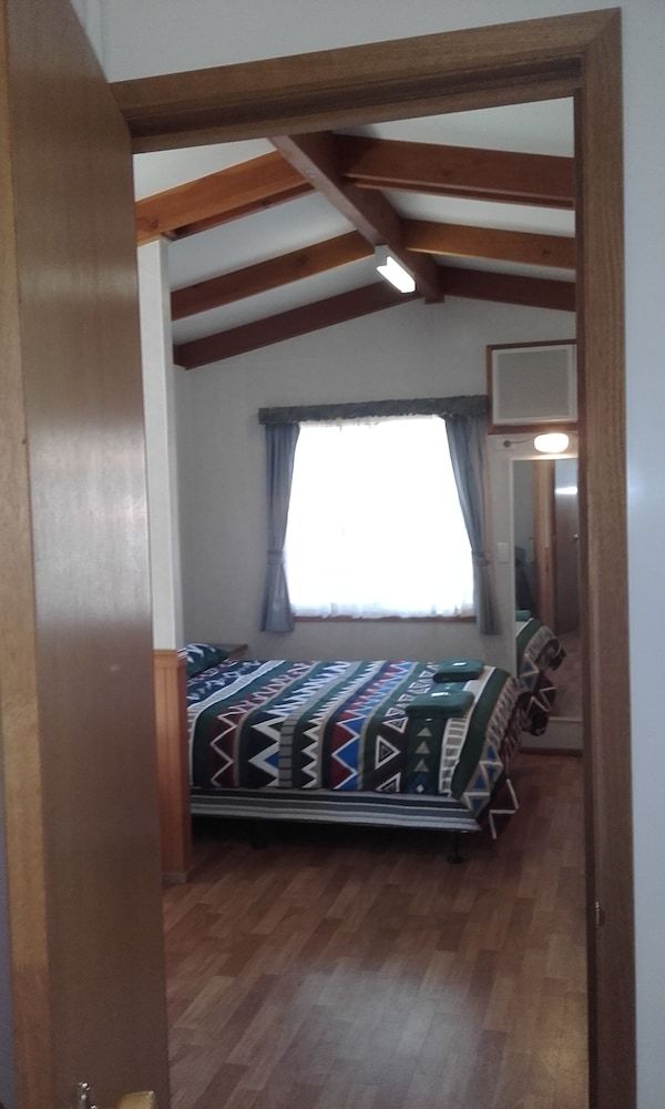 Acclaim Gateway Caravan Park 3