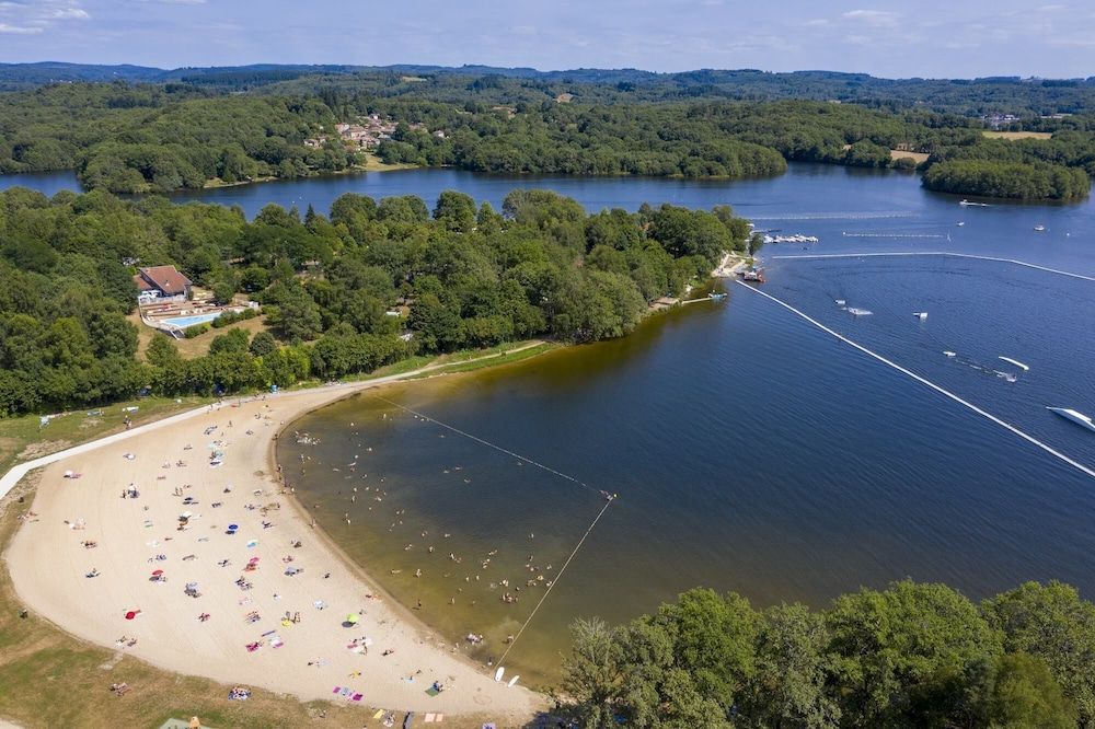 Camping du Lac de Saint-Pardoux 4 estrellas en Saint-Pardoux