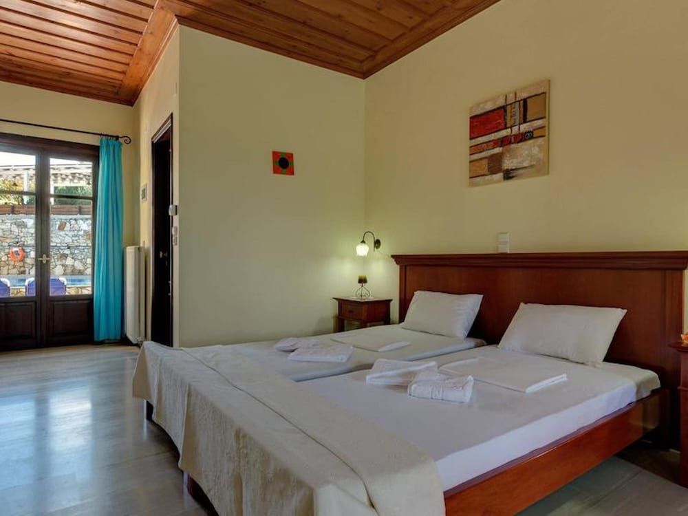 Group Accomodation, Heliopetra Studios And Houses 3