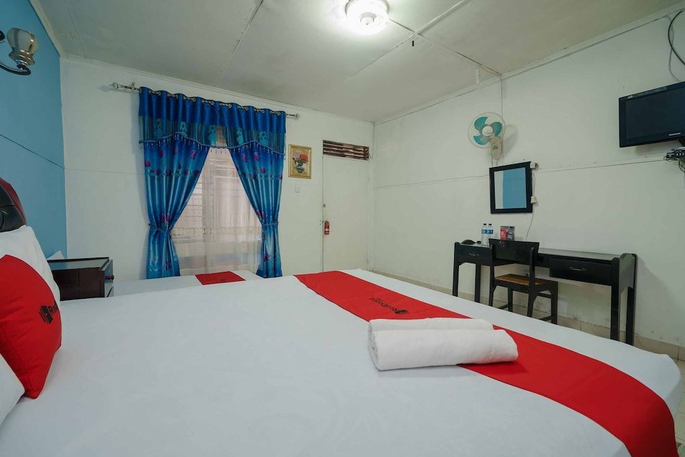 RedDoorz Syariah near Jalan Asahan Pematang Siantar 3