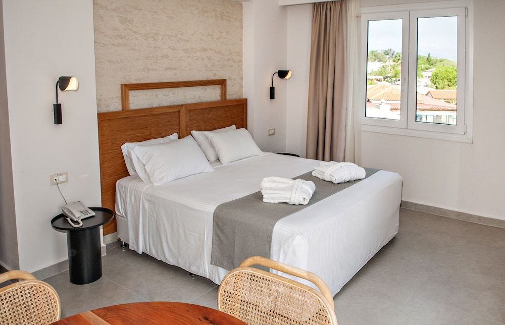 Alexandra Beach Hotel 3