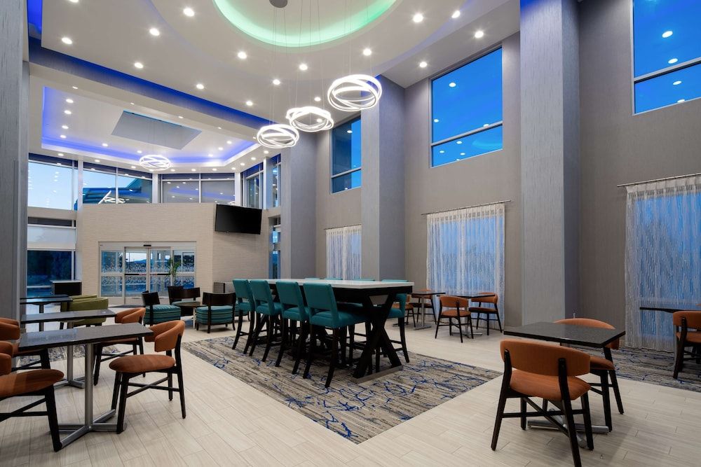 Hampton Inn & Suites Gilroy 3
