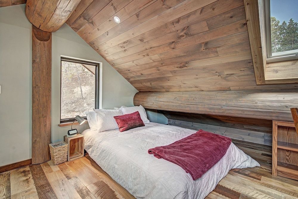 Skyrun 2 Bedroom Cabin by RedAwning 2
