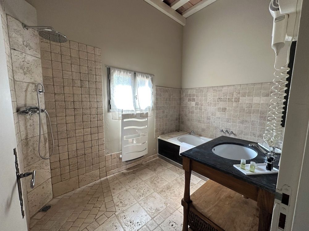 Hostellerie le Roy Soleil -1 estrellas en Ménerbes