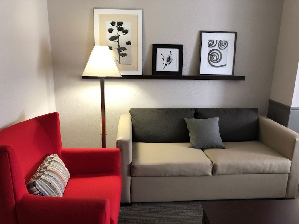 Country Inn & Suites by Radisson, Greenville, NC 3