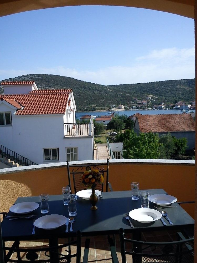 Apartments Antonija 3 estrellas en Vinišće