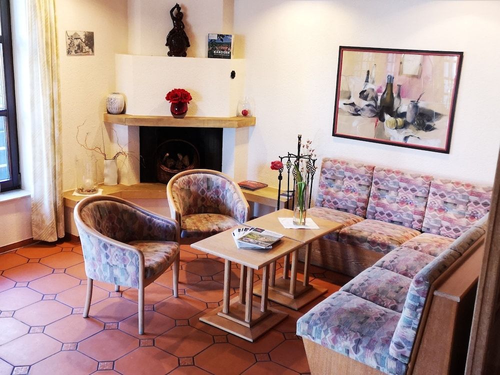 Hotel garni  Zur Weserei 2