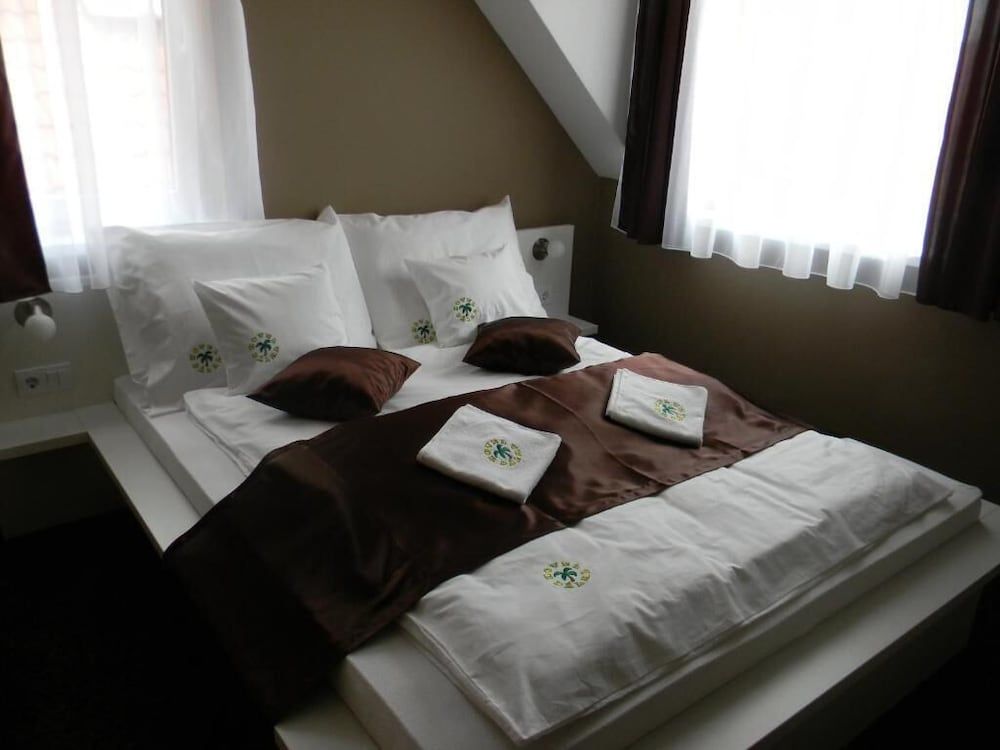 Hotel Palm 2