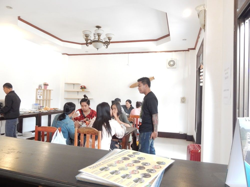 Vang Vieng Camellia Hotel 2